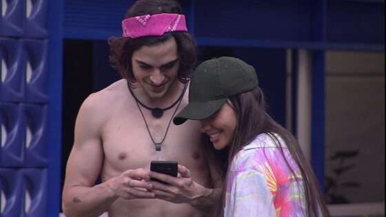 THAIS E FIUK