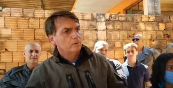Bolsonaro volta a atacar