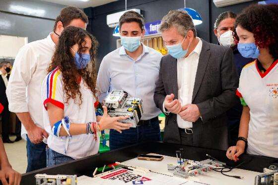 Escola Inaugura
