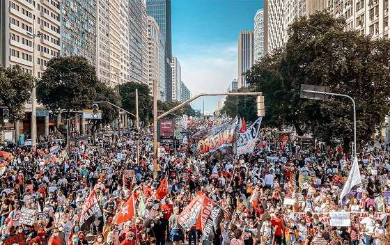 Rio fora Bozo