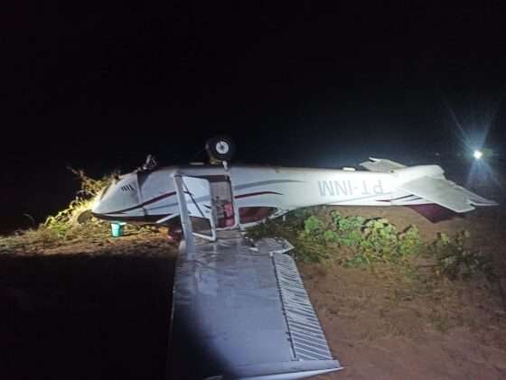 FAB derruba aviao