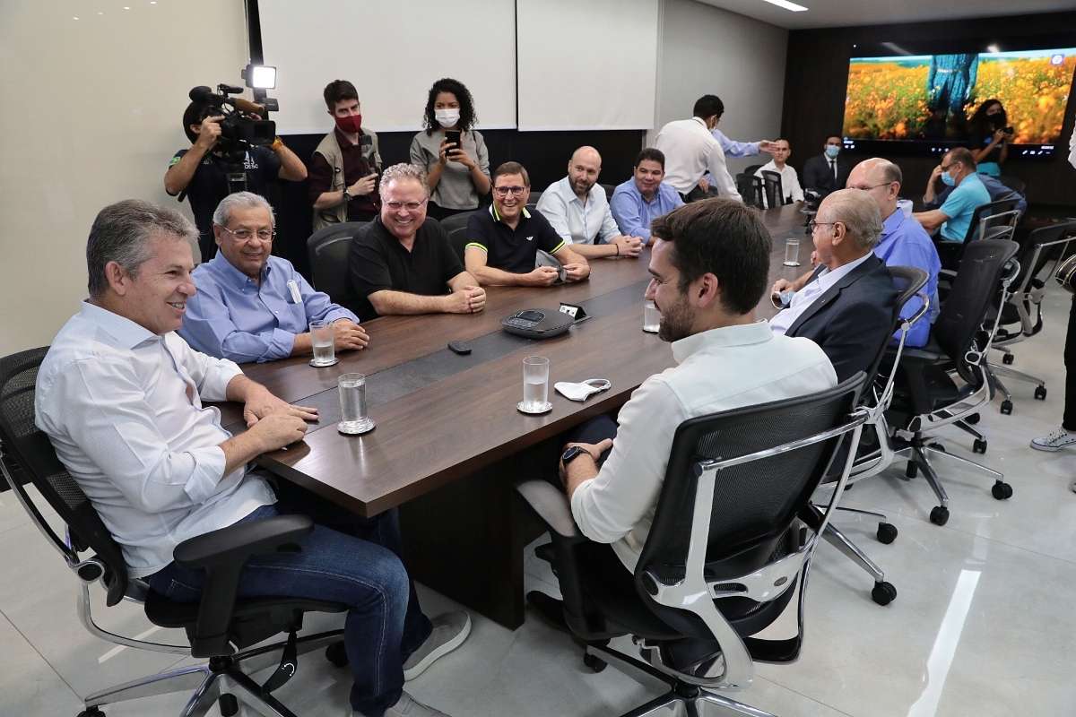 Mauro Mendes recebe Eduardo Leite