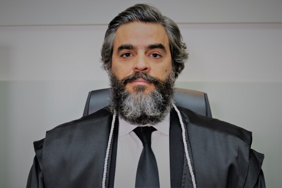 Raphael Casella de Almeida Carvalho,