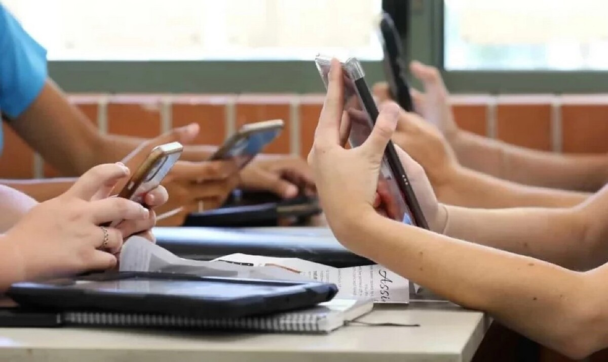 Celulares nas escolas