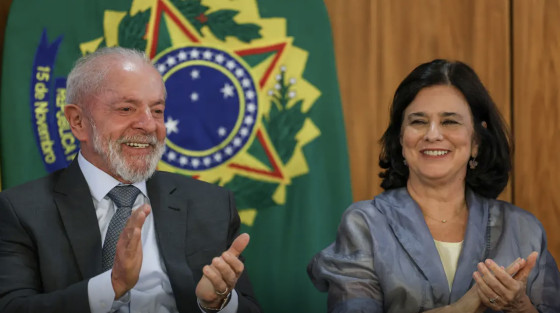 Lula e a ex-ministra Nizia, da Saúde