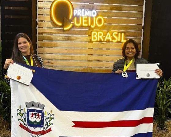 Carol e Jane queijo