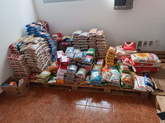 Alimentos doados Festival