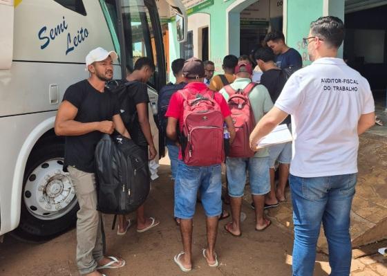 Trabalhadores escravos