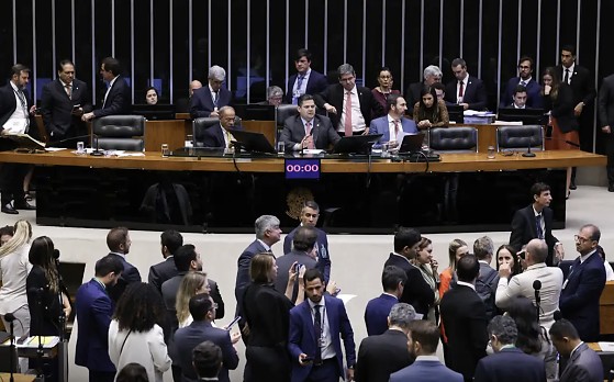 Câmara. dos Deputados - Aprova ção da LDO
