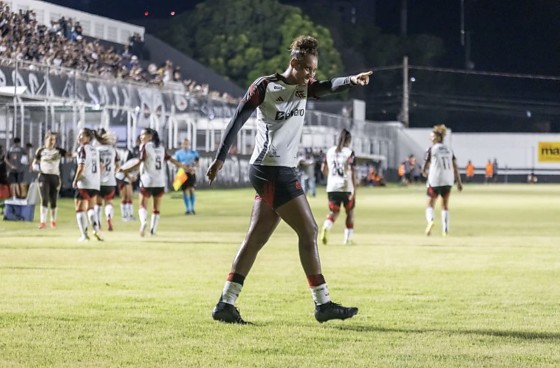 Zagueira Núbio, autora do gol do Flamento contra o Mixto