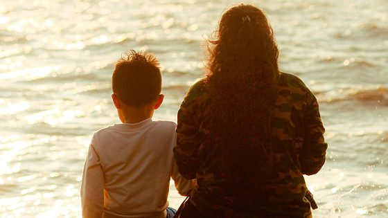 mãe e filho abandono